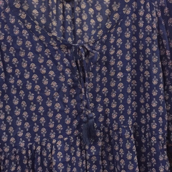 ✨ MAKE OFFER ✨
{AMERICAN EAGLE} BELL SLEEVE TOP - Picture 7 of 9